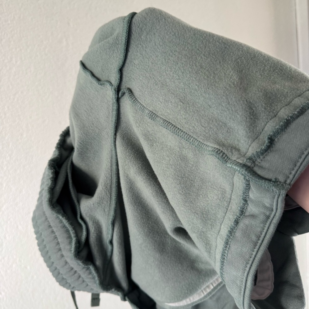 PUMA Fleece Dolphin Hem Shorts Small Green White Striped Athleisure Streetwear - Picture 8 of 15